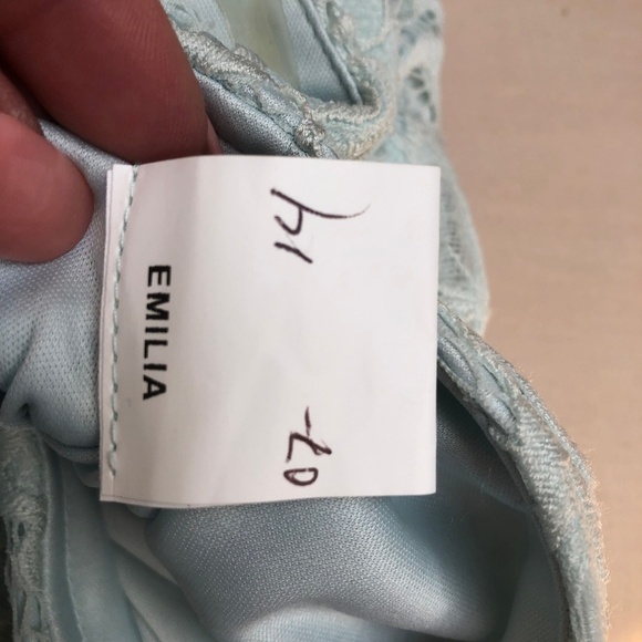 Speechless Cropped Top - Picture 3 of 4